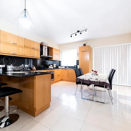 Apartment Modern 2 Bedroom 2 Minutes To Seafront *