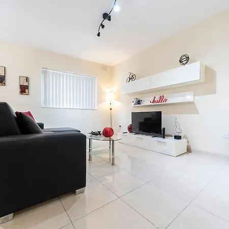 Modern 2 Bedroom 2 Minutes To Seafront * St. Paul's Bay