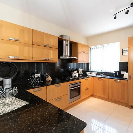 Modern 2 Bedroom 2 Minutes To Seafront Daire St. Paul's Bay
